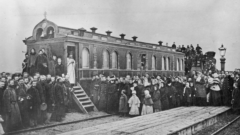 Illustration for article titled These Train Cars Converted Into Churches Are Literal Holy Rollers